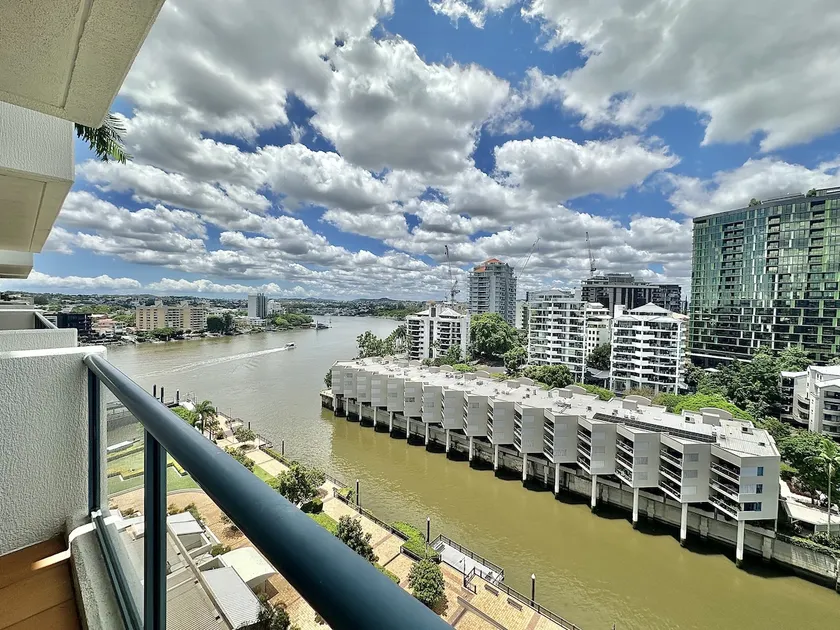 Luxury Riverview apartment in Kangaroo Point - Image 1