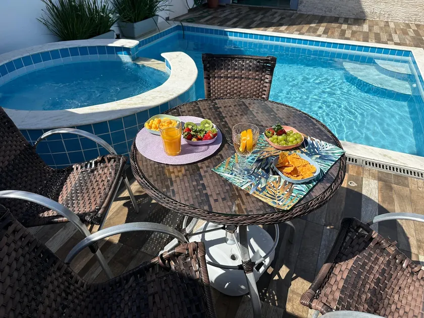 Swimming pool, hydro, barbecue, air conditioning - Image 1