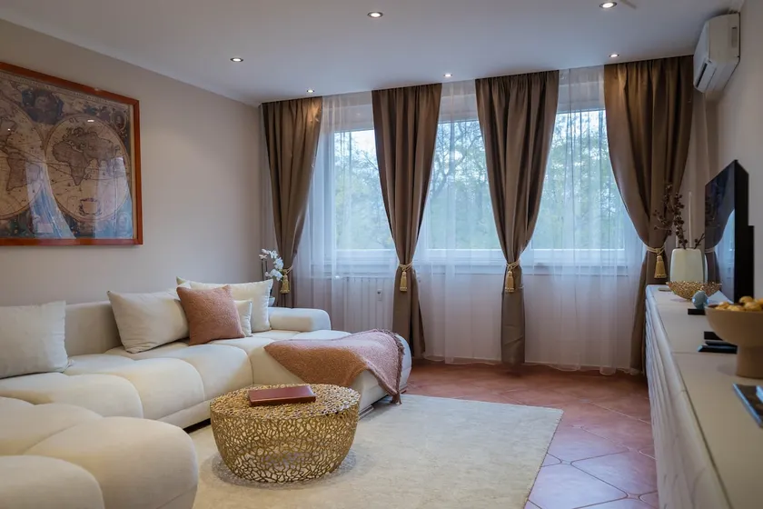 NEW Apartment in the Heart of Kecskemét - Image 1