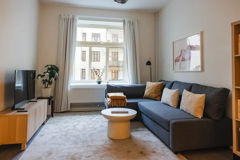 Super Central | King bed | Spacious & Calm | WiFi - Image 1