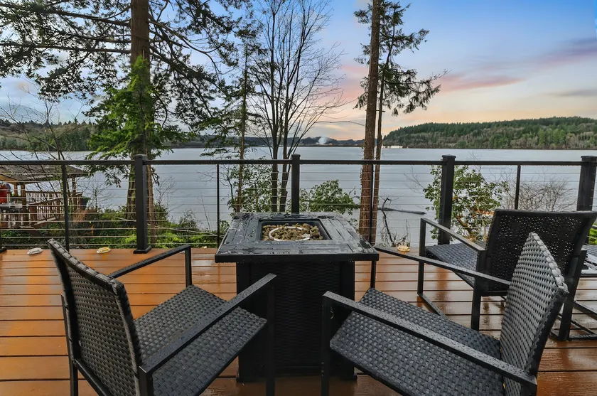 Scenic New Waterfront Cabin on Hammersley Inlet - Image 1