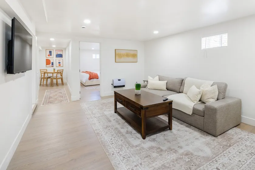 Spacious 1BR near stadium, Highlands Sq, & Sloan's - Image 1