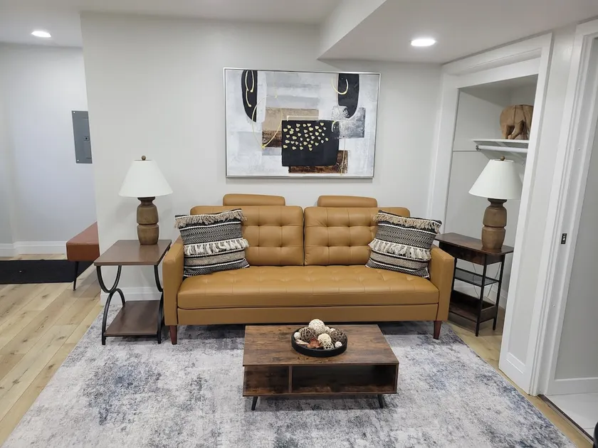 1 Bedroom Stylish Private Apt - Private Entrance - Image 1