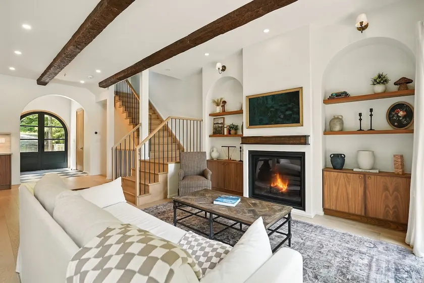 Luxe Lakehouse Retreat with Sauna - Image 1
