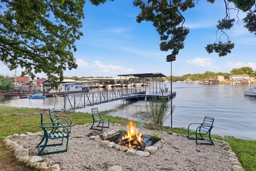 Charming & Cozy Waterfront Cabin at 21mm Near Shorty Pants - Image 1