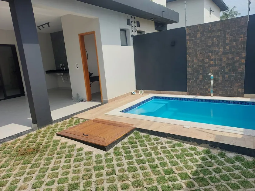 Retreat 1 on Indaiá Bertioga beach 150 meters from the sea - Image 1