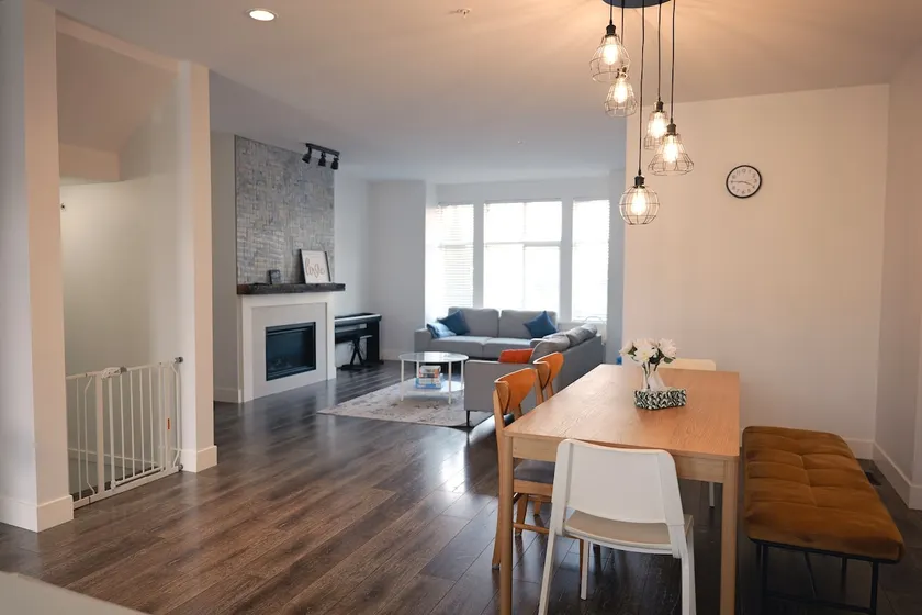 Modern 3 bedroom duplex home in Langley - Image 1