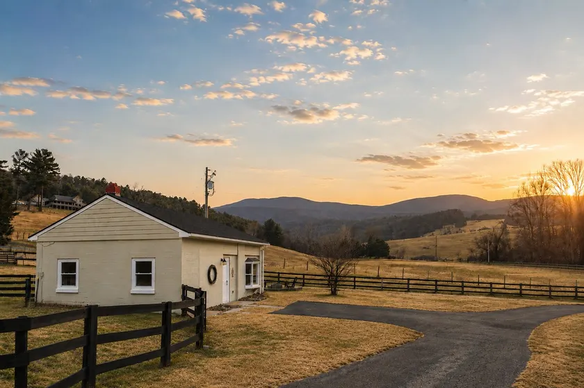 13 Min to Shenandoah NP | Hot Tub + Mountain Views - Image 1