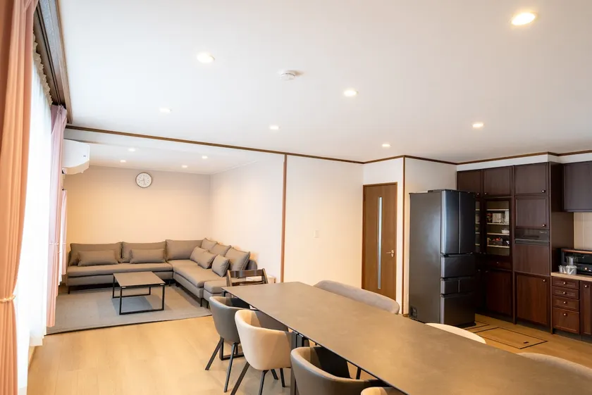 Special Deal! 【Kamifurano Base】Sleeps 11 | Groups - Image 1