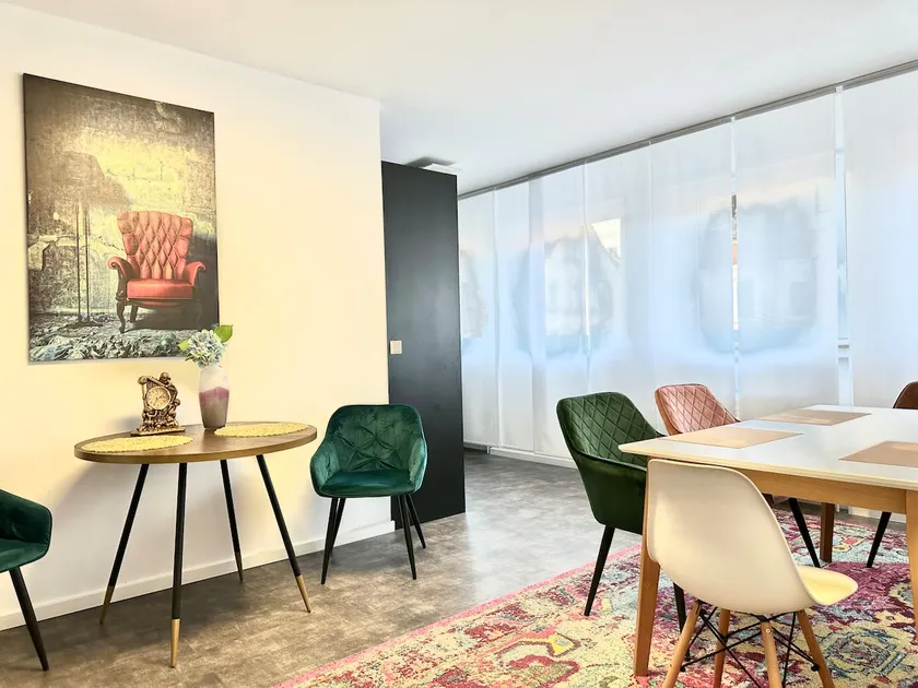 Spacious apartment, city center, train station nearby - Image 1