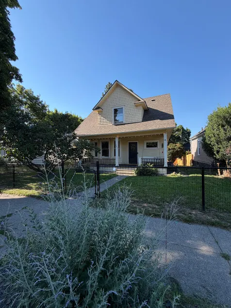 Craftsman w/ Sauna, Hot Tub, Fire Pit • Near Perry - Image 1