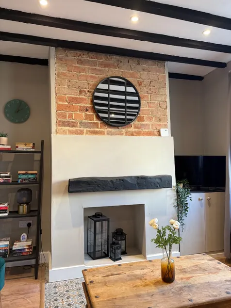 Quirky 2BR Wonky House w/ Garden & Netflix - Image 1