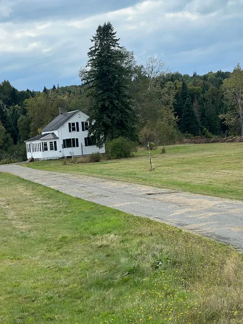 5 Bedroom Private home off Day Rd. Pet friendly. - Image 1