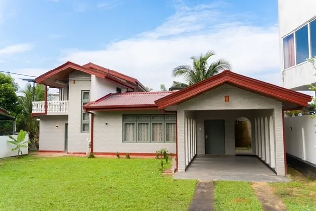 Luxury 4-Bed Room Home in Colombo Proximity - Image 1