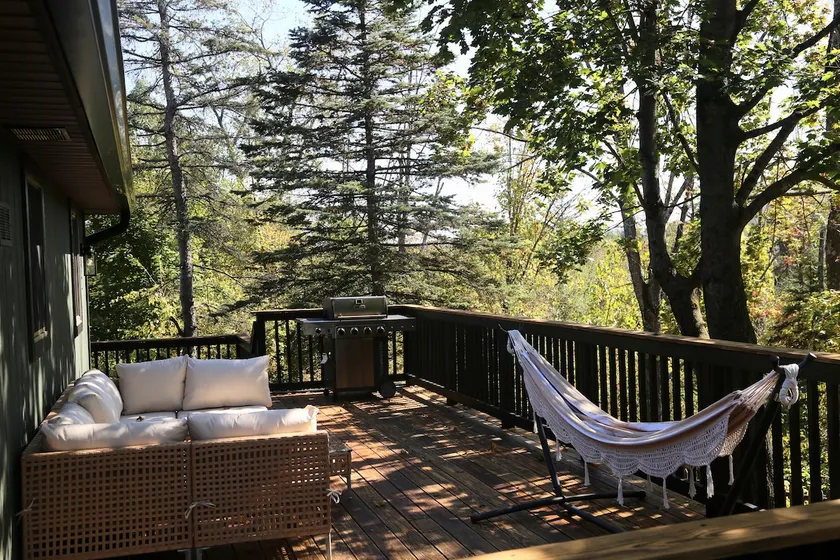 Larkspire I Sleepy Hollow Lake I Beach & Firepit - Image 1