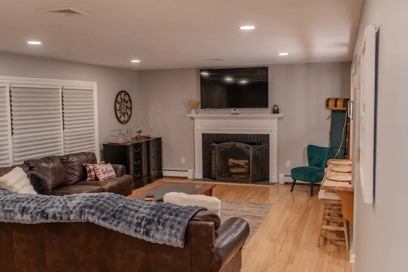 Walk to Village Charm! Warwick Home Near Dining - Image 1