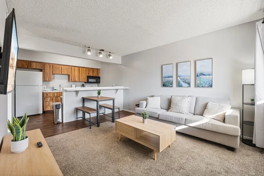Quiet Private Suite • Free Parking + Fast WiFi - Image 1