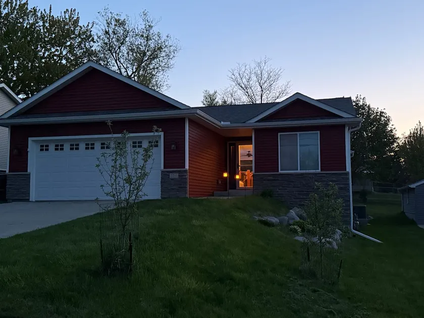 CherryWood Home-2 miles to Downtown & Mayo Clinic - Image 1