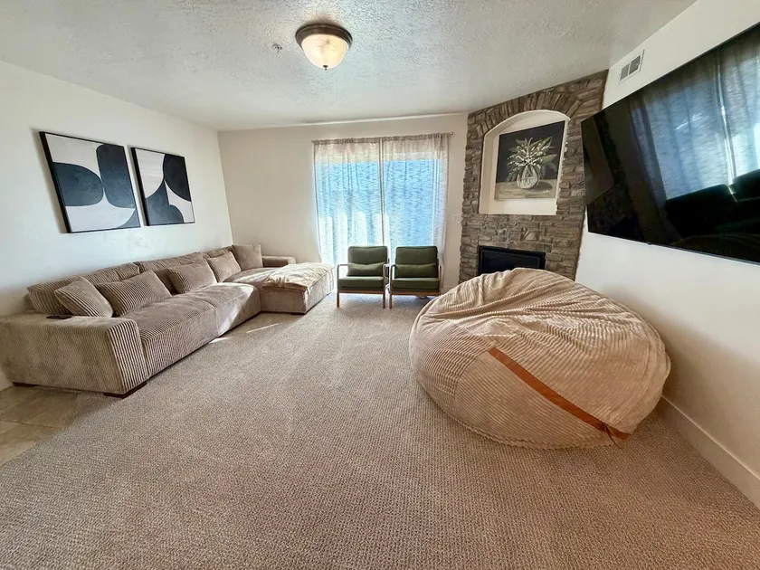 9 Beds | Payson, UT Condo | Three 75” TV’s - Image 1