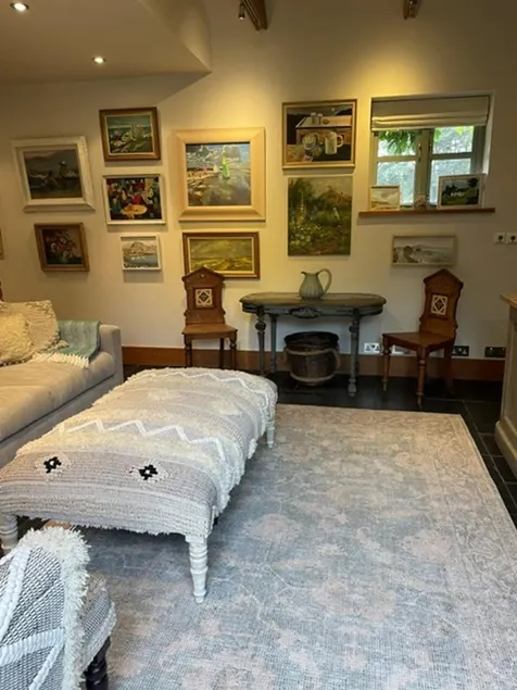 Cozy Cottage Retreat in Surrey Hills - Image 1