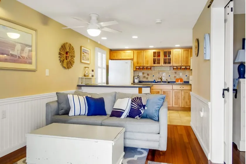 1BR Inviting beachfront retreat w/ Wifi & Balcony - Image 1