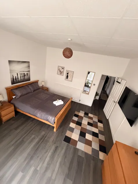 Cosy & Modern 2 Bedroom Apartment - Image 1