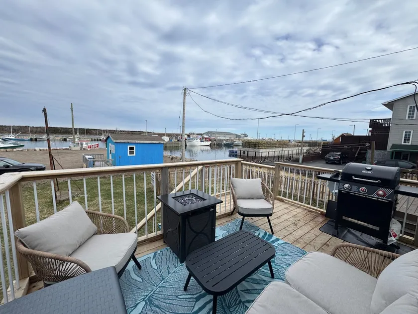 Residence Bourgeois - waterfront property in the heart of Cheticamp - Image 1