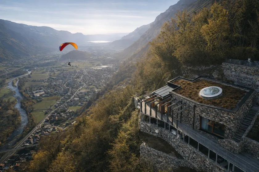 Hot tub and private sauna with a 180° view of the valley - Image 1