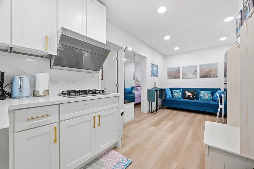 Family-Friendly 2BR Suite in West Covina - Image 1
