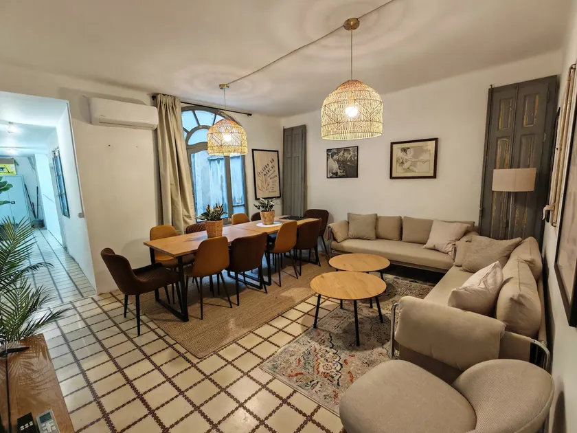 New downtown boutique, perfect for groups or families - Image 1