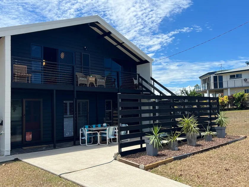 Coastal Lookout B&B with Panoramic Views - Image 1
