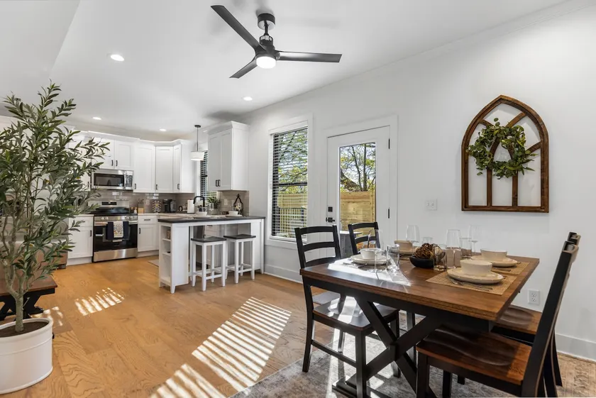 Bright & Cozy 4BR <1 Mile from Downtown Greenville - Image 1