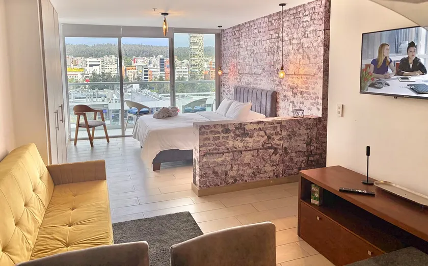 Executive Stay | Pool, Parking & Park View - Image 1
