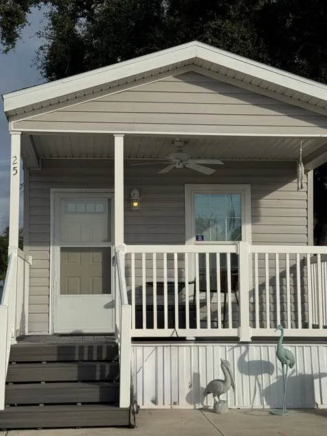 BJ's Bungalow - Image 1