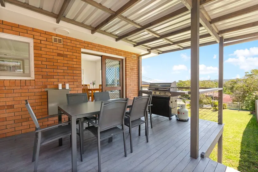 Grandview Escape - Quiet Comfort near Beach and Cafes - Image 1