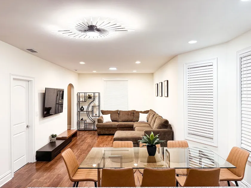 Agave Escape | 6 BR/2BA | 20 Min to Downtown - Image 1