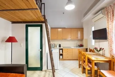 Studio next to metro Tavros Athens - Image 1
