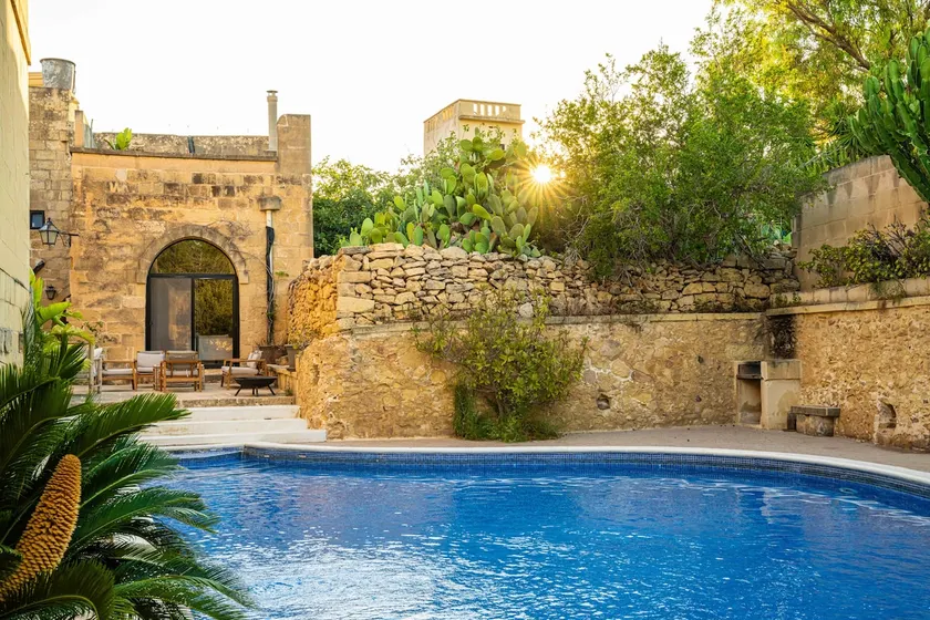 Rustic Farmhouse with Pool - Image 1