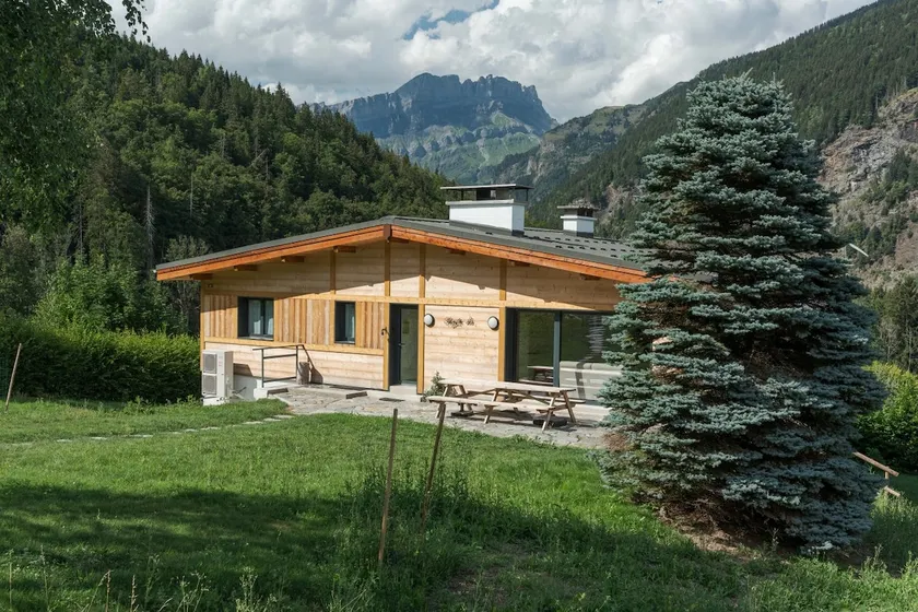 Chalet in Rhone Alpes near Ski Lift - Image 1