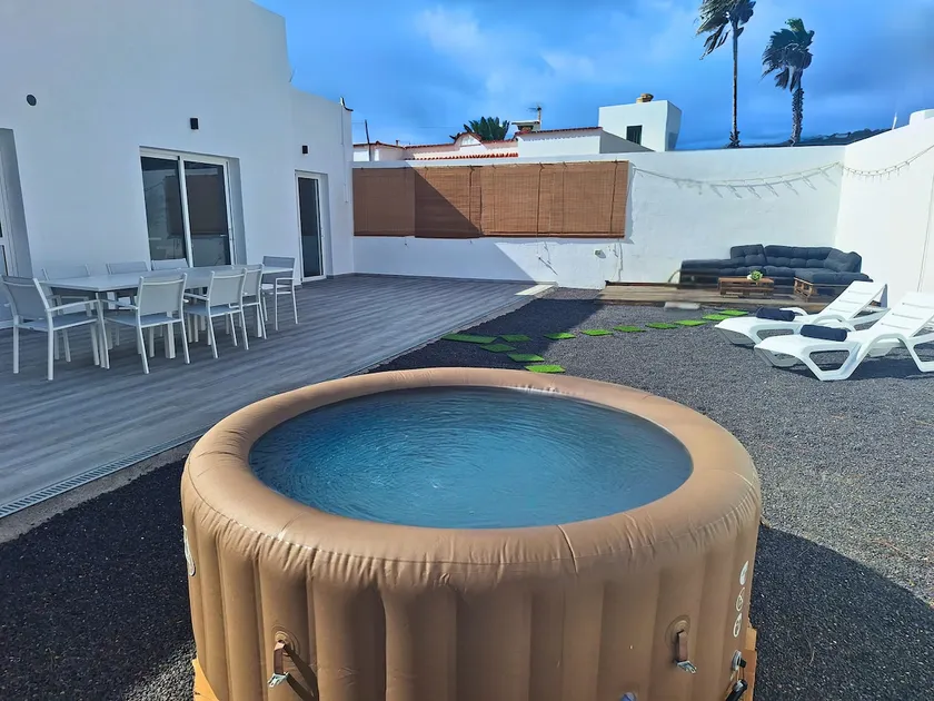 Casa Doña Juana - Villa de 4 dormitorios con jacuzzi y gran zona exterior - Image 1