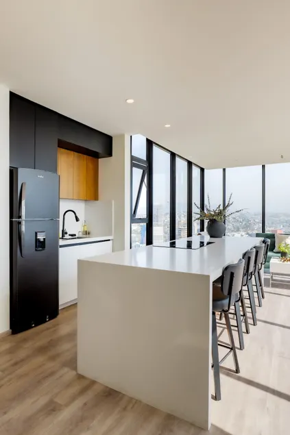 Skyland 22 Penthouse - Image 1