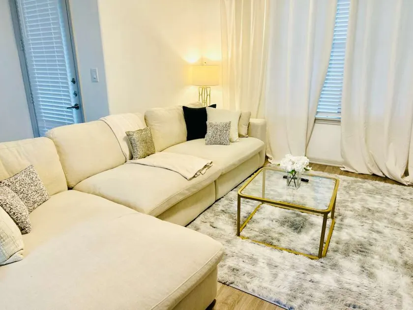 Cozy & Chic Frisco Scape - Image 1