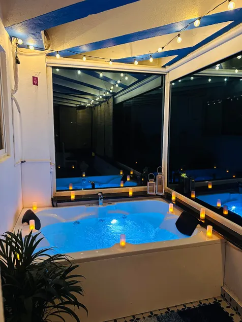 Azuro KP-NewStudio with Jacuzzi - Image 1