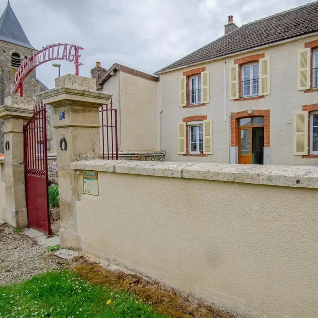 Country House - Image 1