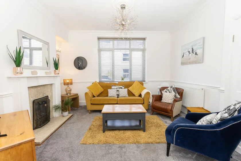 Ivydene - 3 bedroom house -Tenby - Image 1