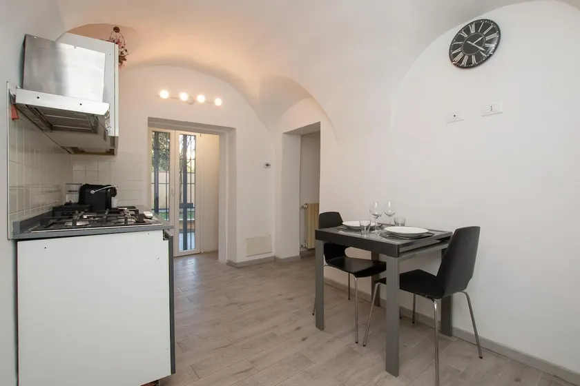 Dalia's Home Garden and Private Parking - Image 1