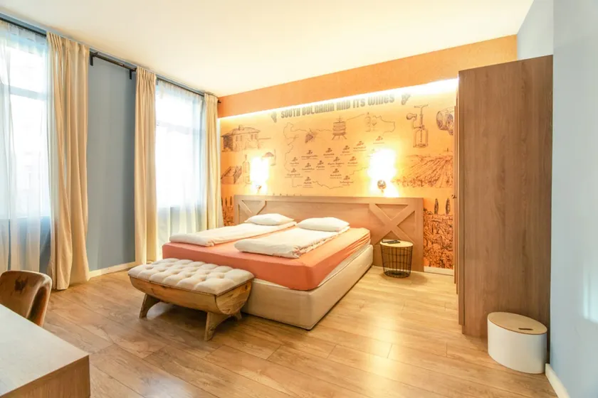 1BR Wine Journey - Image 1
