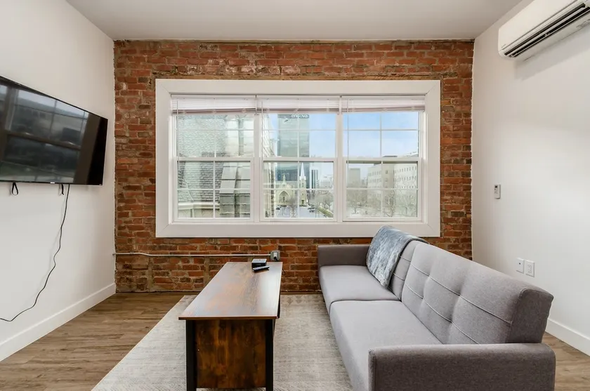 Downtown Access 1BR, Comfortable & Pet-Ready! - Image 1