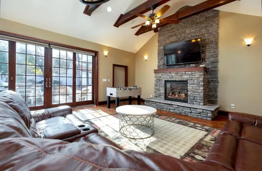 5BR Retreat Close to Bolton & Lake George - Image 1