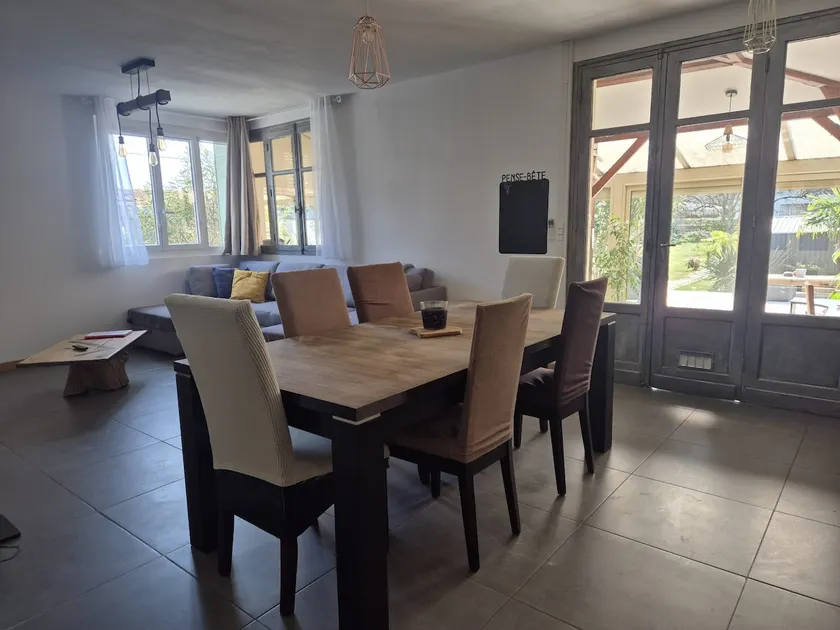 Family home in the heart of the Pau agglomeration - Image 1
